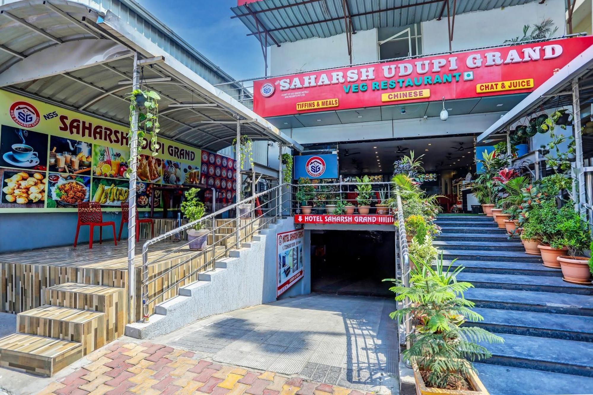 Capital O Saharsh Grand Near Shilparamam Haidarábád Kültér fotó